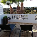 Three Palms 아파트
