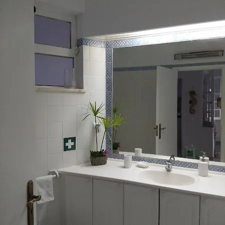 Three Palms * Ferragudo (Faro)