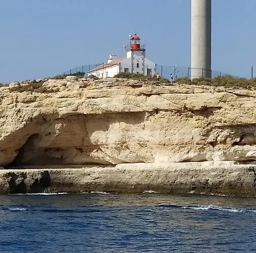 Three Palms 公寓 *